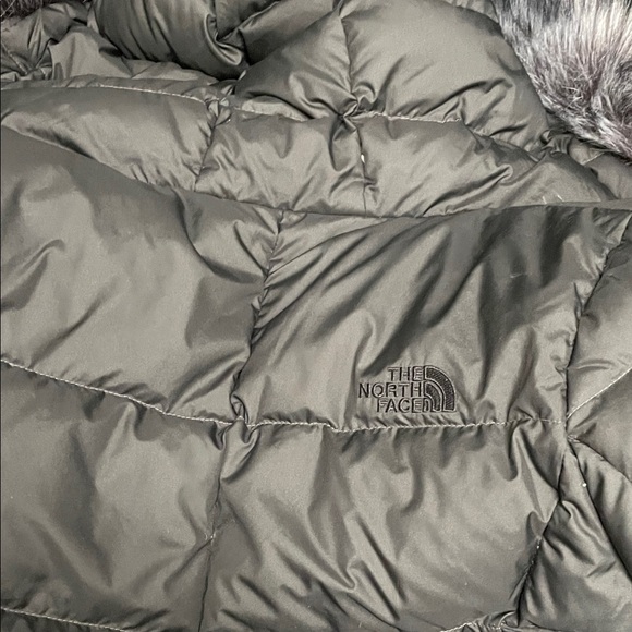 The northface Women's Black quilted long Puffer Coat with Faux Fur Hood- new - Picture 16 of 16
